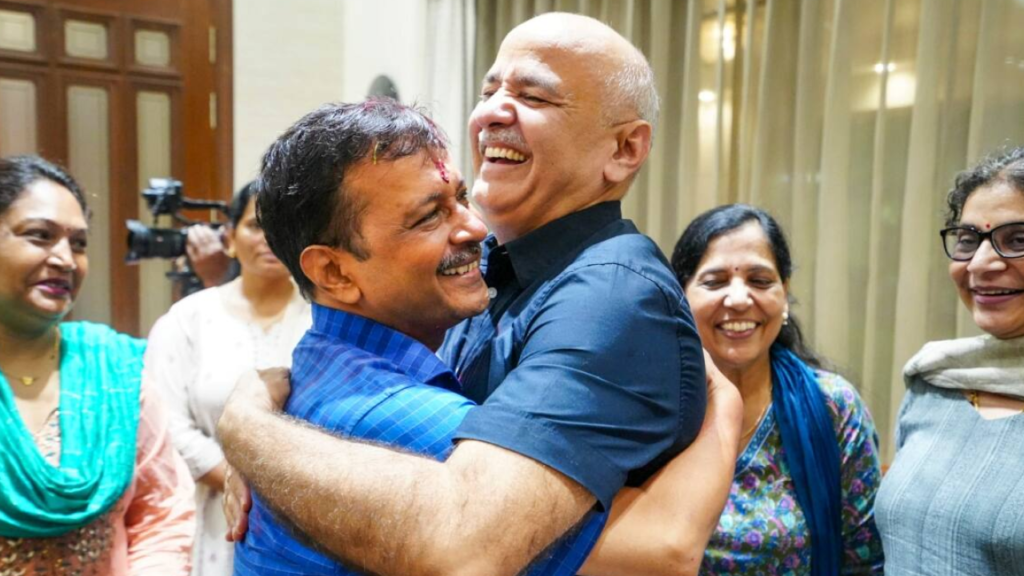 Arvind Kejriwal and Manish Sisodia outside Delhi court after discharge in Delhi Excise Policy case