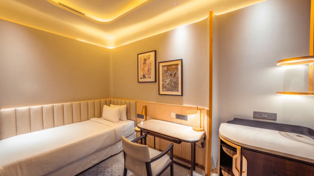 sleep-suites-maharaja-lounge