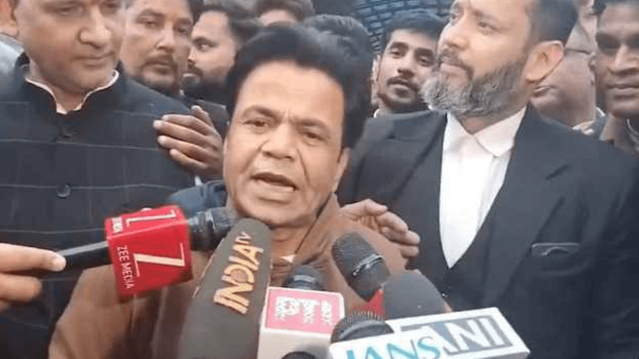 Rajpal Yadav speaking to media after interim bail from Delhi High Court in cheque bounce case