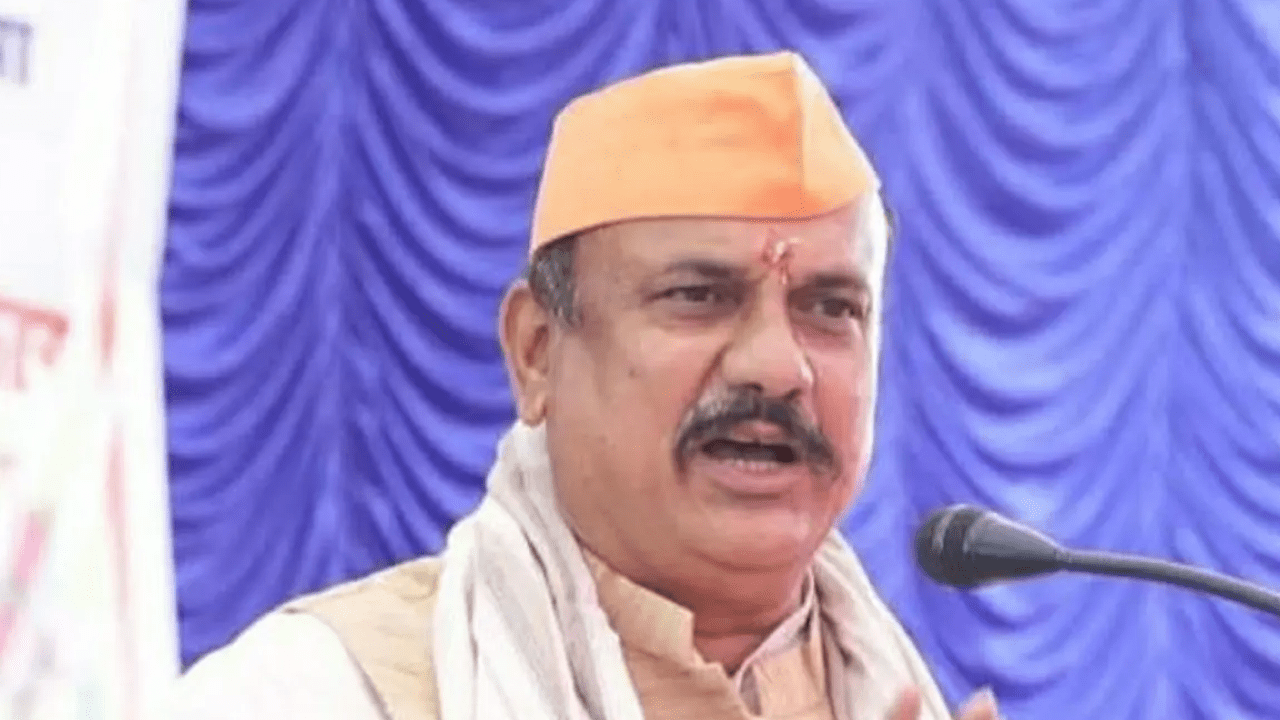 Maharashtra Congress President Harshwardhan Sapkal speaking to the media during a press conference.