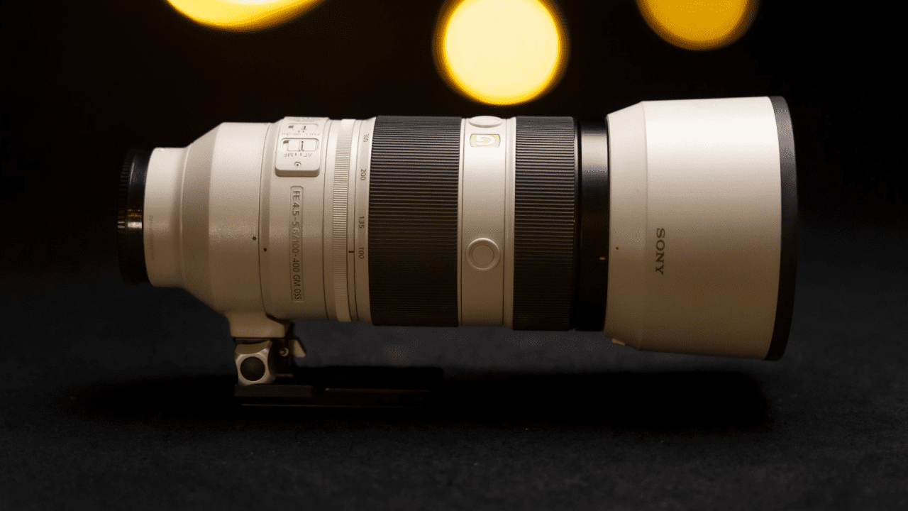 Sony FE 100-400mm F4.5 GM OSS telephoto lens mounted on Sony A7R VI camera for wildlife and sports photography